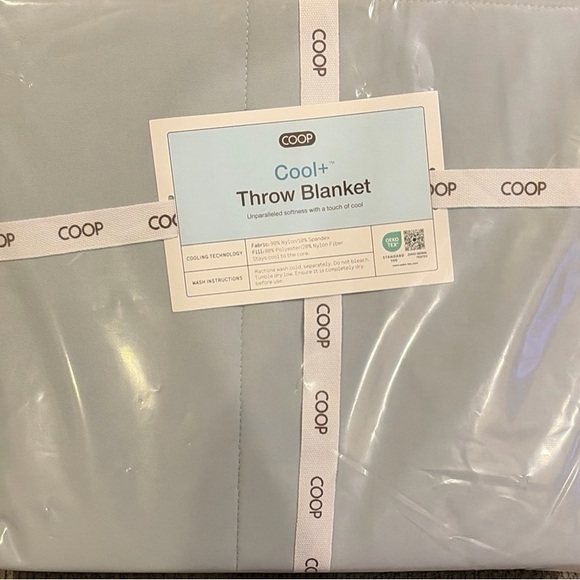 Other - Cool+ Throw Blanket in Light Gray